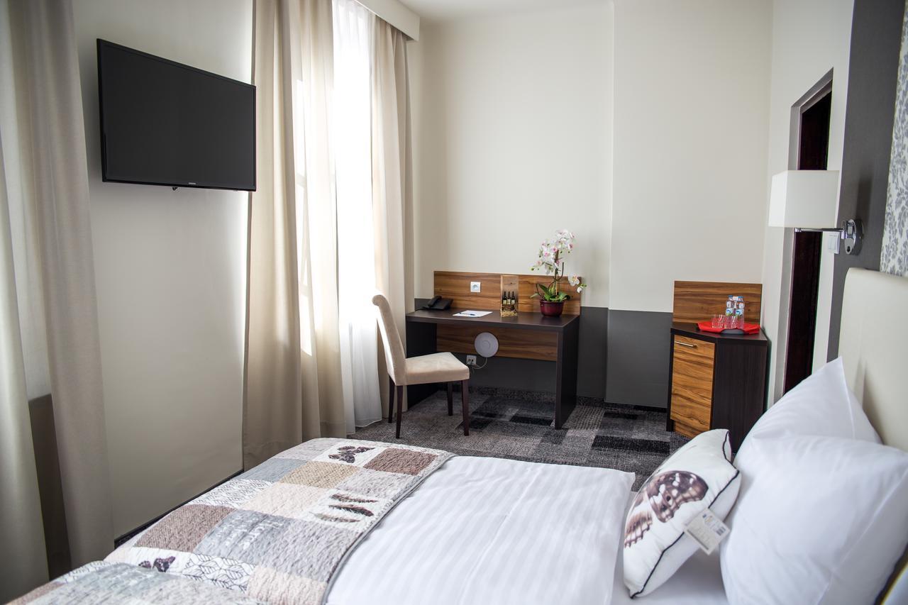 Morando Hotel Zamość Екстериор снимка